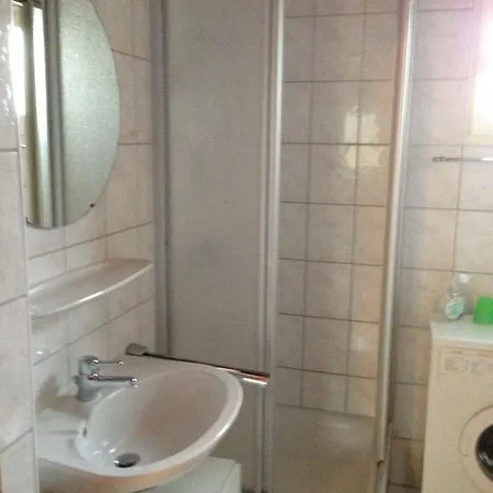 Blau Am Useriner Mit Garten Dom wakacyjny